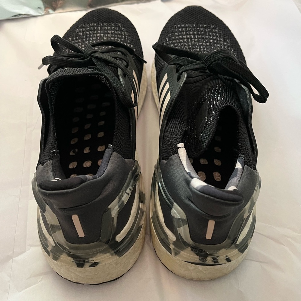 Adidas UltraBoost - Picture 8 of 9